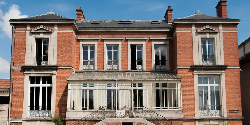 M House